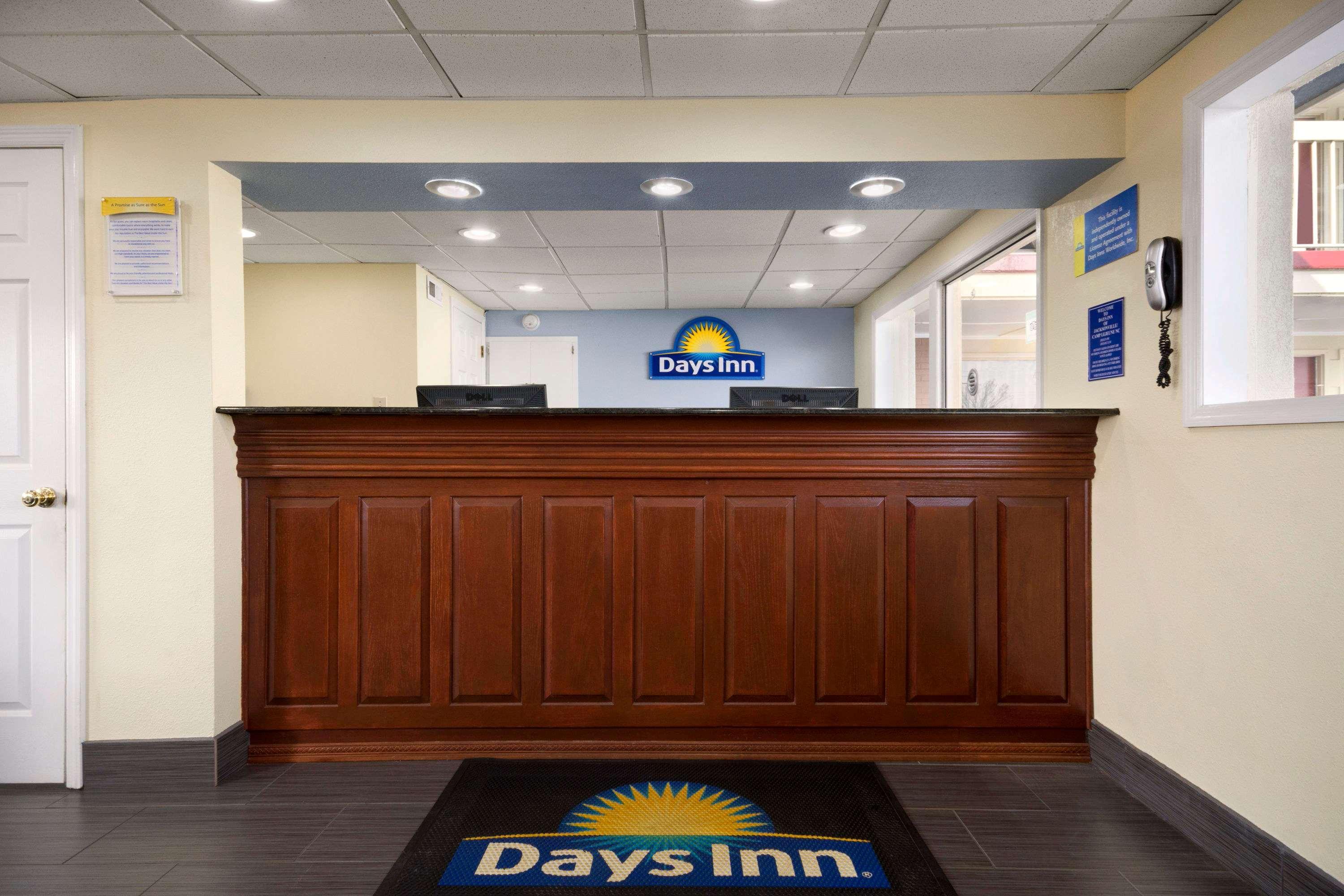 Days Inn By Wyndham Jacksonville Nc Exterior photo