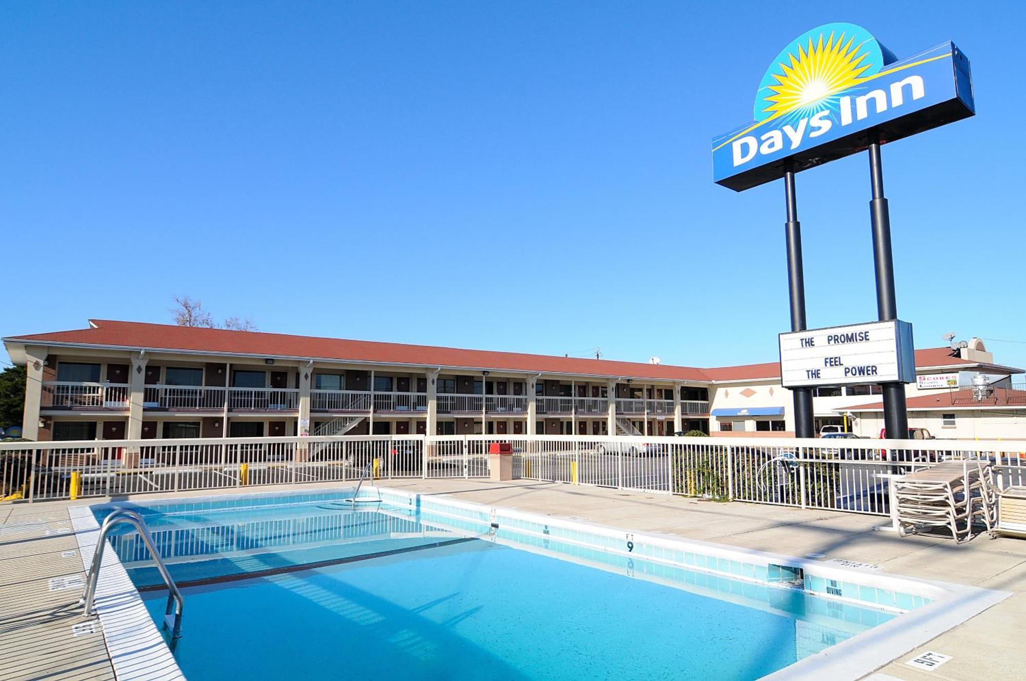 Days Inn By Wyndham Jacksonville Nc Exterior photo