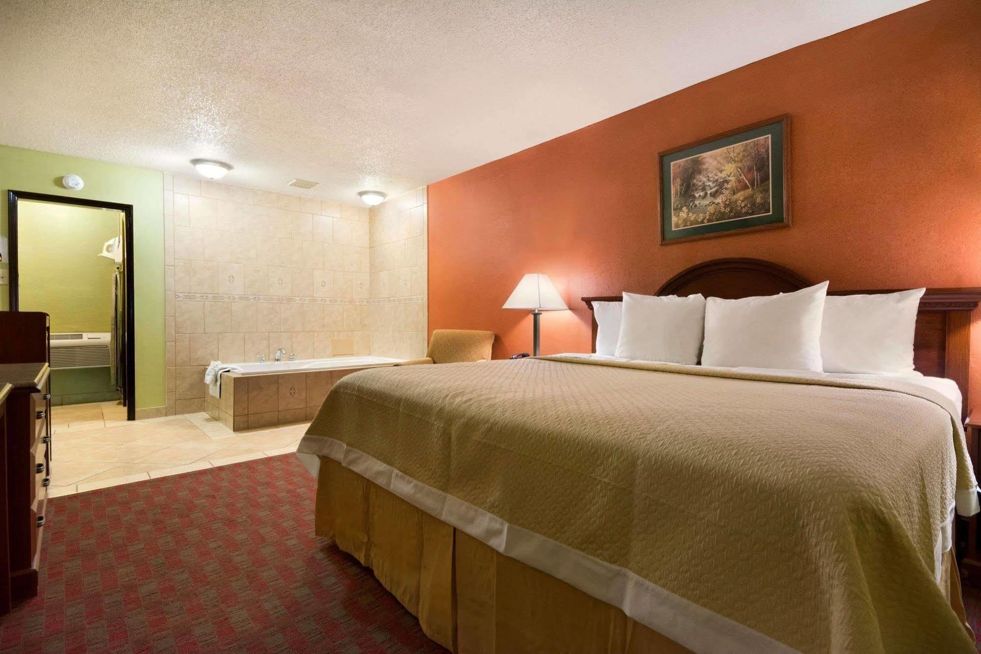 Days Inn By Wyndham Jacksonville Nc Exterior photo